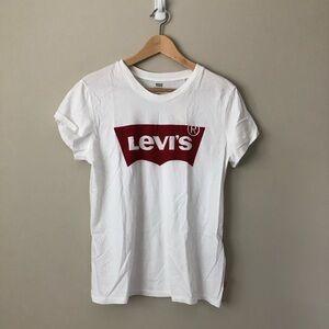 Levi’s t-shirt - Size L - White with Levi’s logo - NWT